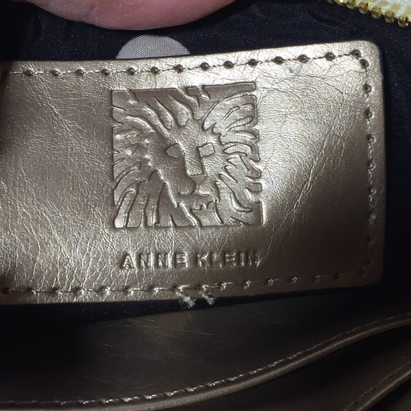 3/$21, Anne Klein Crean & Gold Wristlet, NWT - Picture 4 of 7